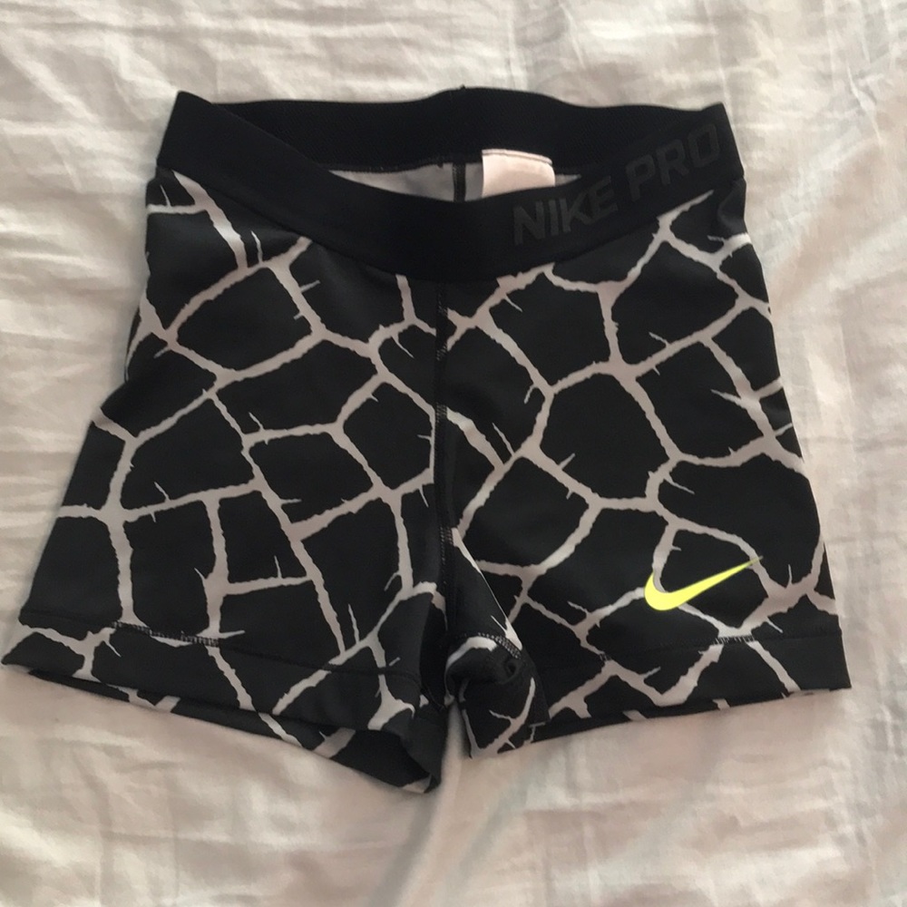 Nike pro 3 in compression shorts giraffe sz SM